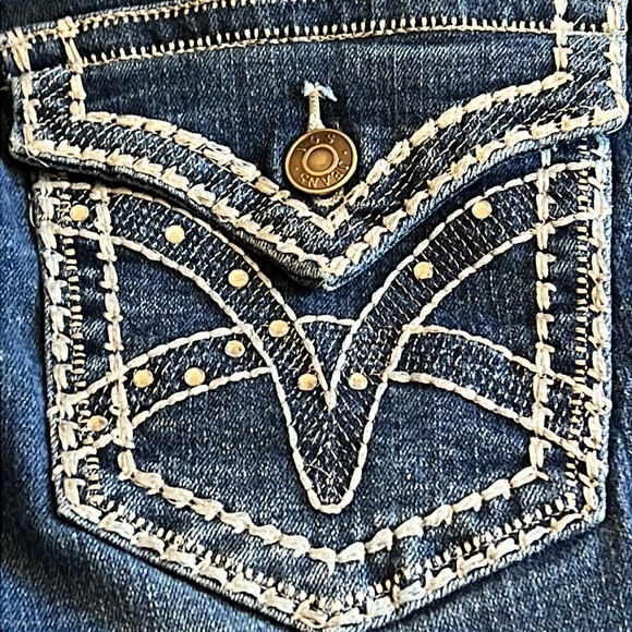 VGS capris.  Good condition - Picture 2 of 4